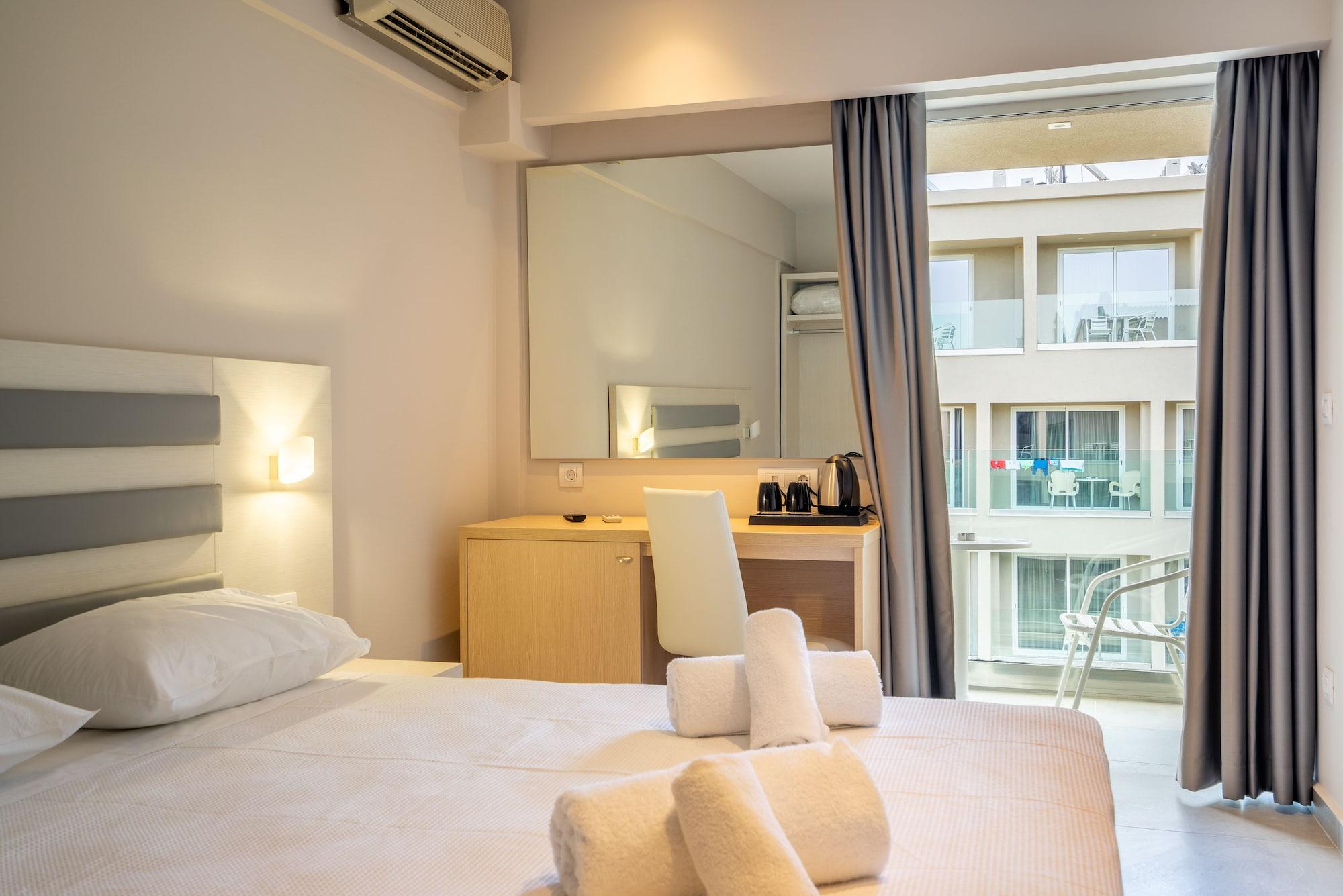 Cnic Gemini Hotel Mesongí Екстериор снимка