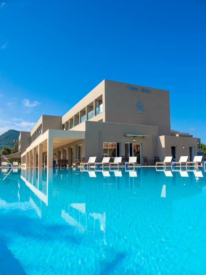Cnic Gemini Hotel Mesongí Екстериор снимка