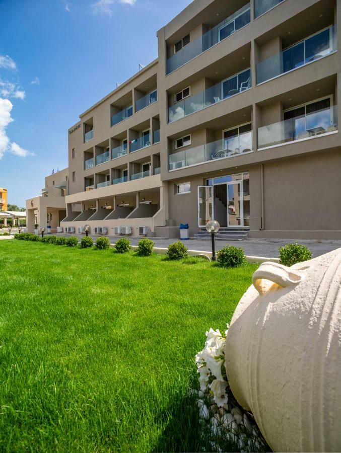 Cnic Gemini Hotel Mesongí Екстериор снимка