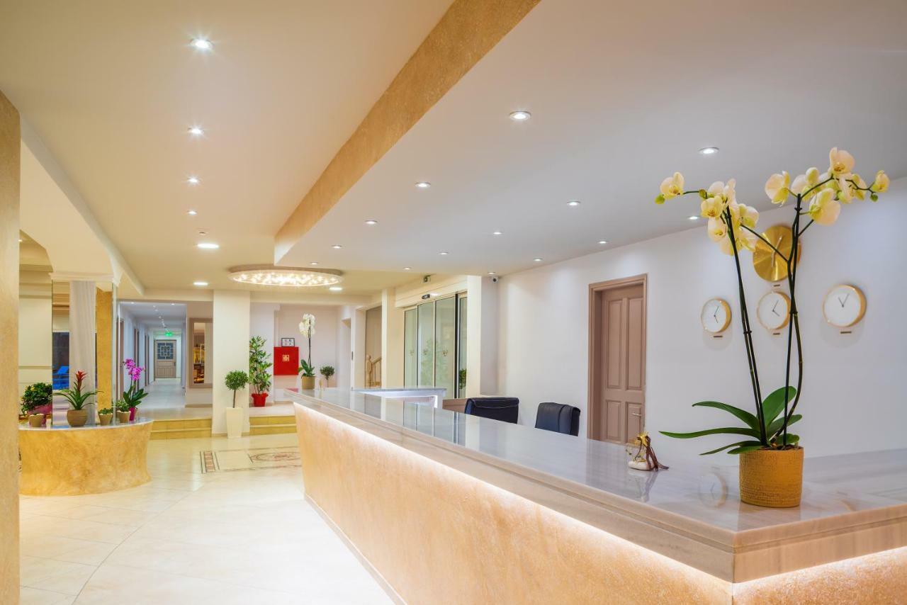 Cnic Gemini Hotel Mesongí Екстериор снимка
