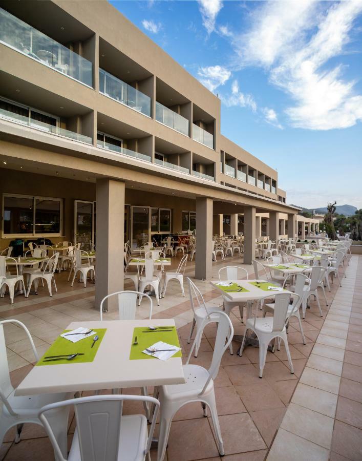 Cnic Gemini Hotel Mesongí Екстериор снимка